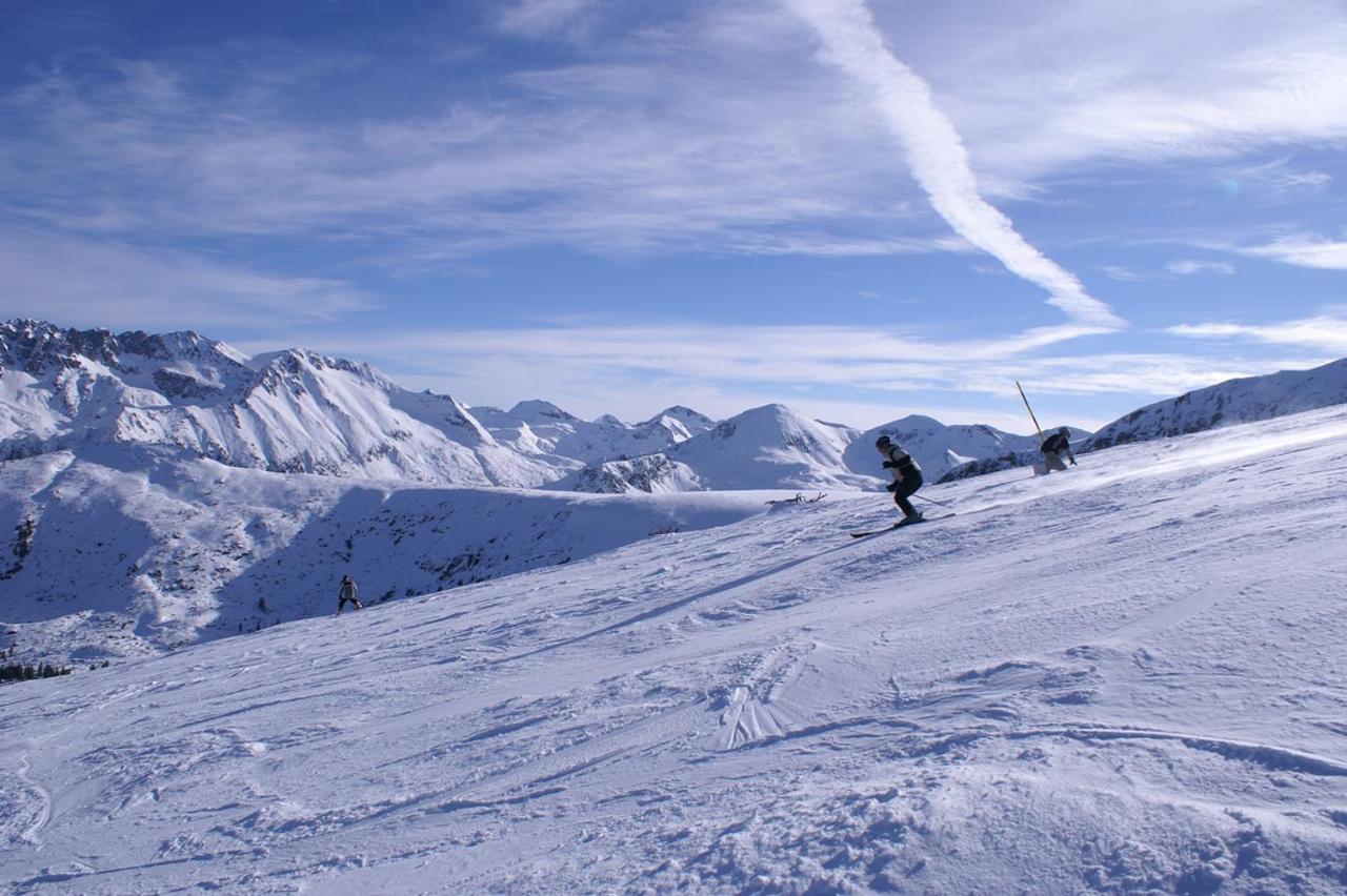 Skiing, Walking, Enjoying in mountains Bansko Bagian luar foto